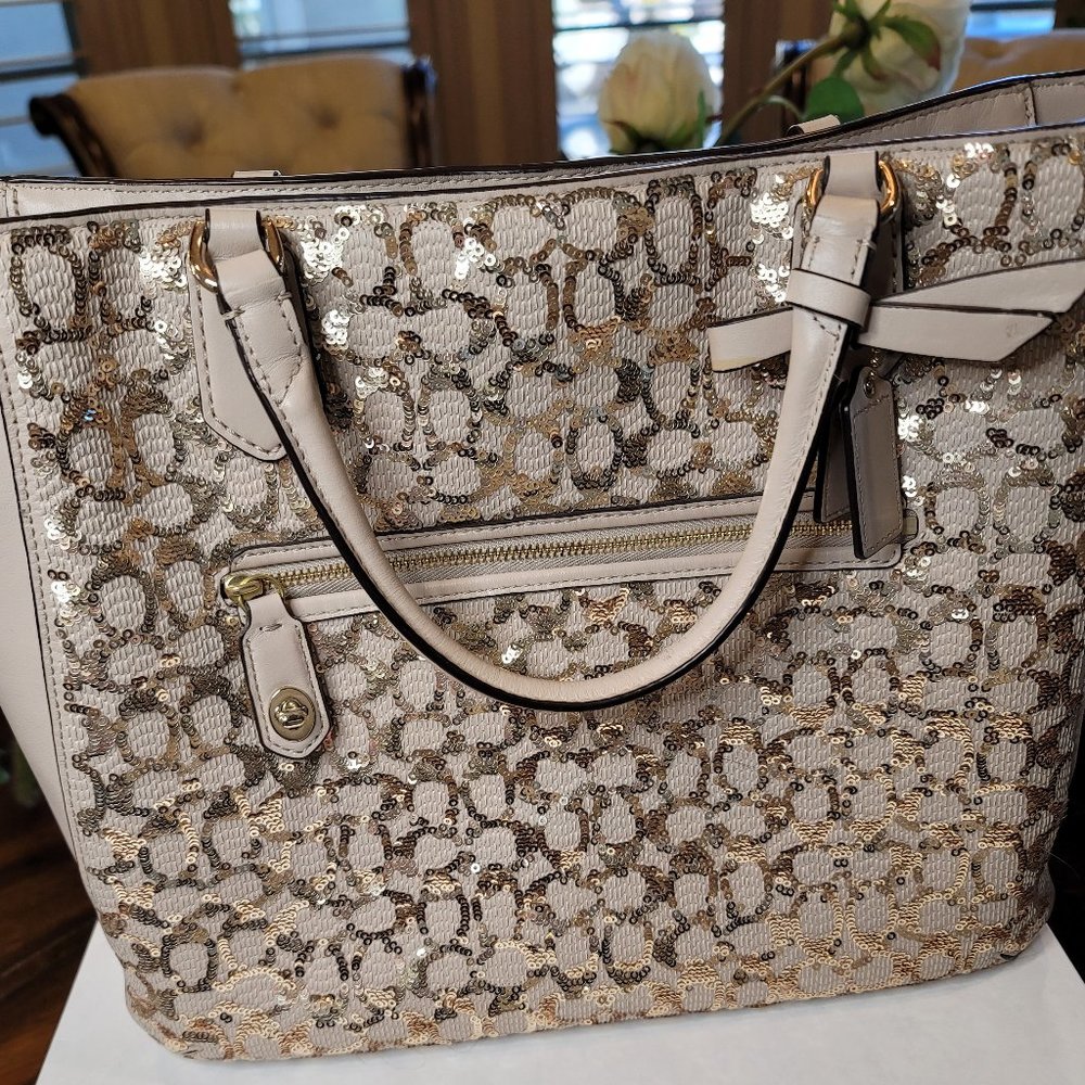 POPPY SEQUIN SIGNATURE C SMALL BLAIRE TOTE (COACH F26432)